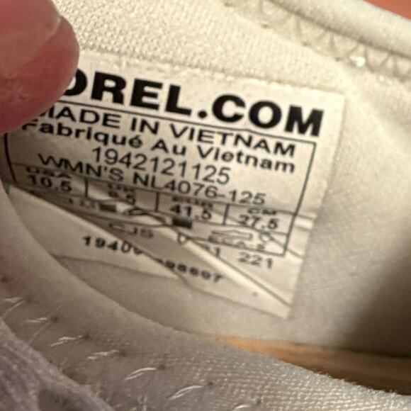 Woman's Size 10.5 SOREL Kinetic Tan And White Impact II Trainer Sneaker EUC - Picture 10 of 10